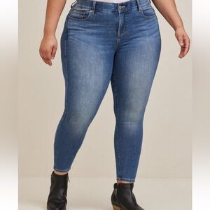 Torrid Bombshell Skinny Women's Jeans Size 18 short (18s)